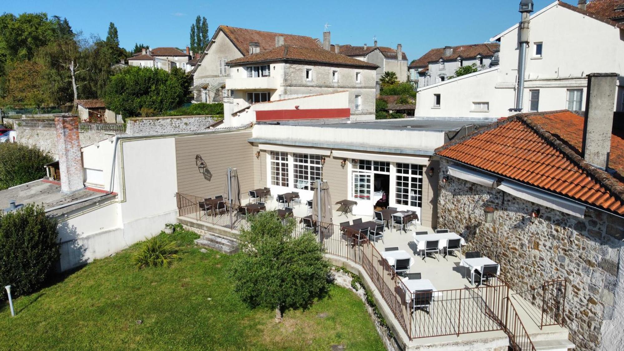 Logis Grand Hotel Pelisson Nontron Exterior photo
